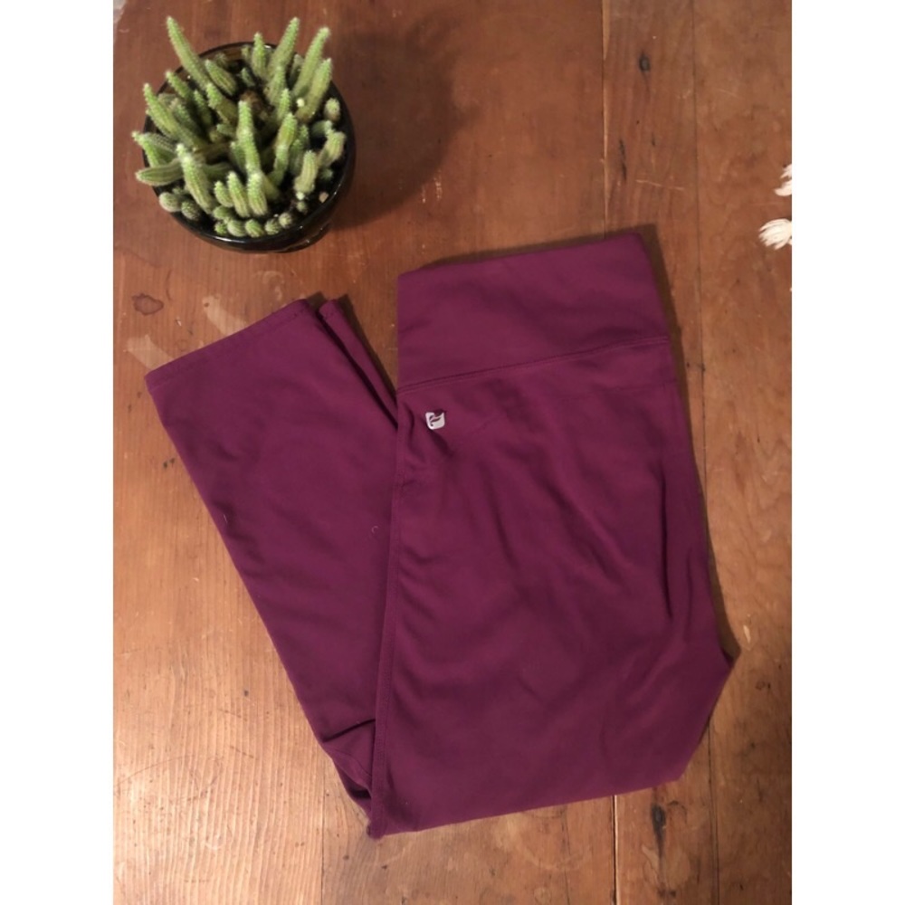 Fabletics crop yoga pants inseam ~19.5 in